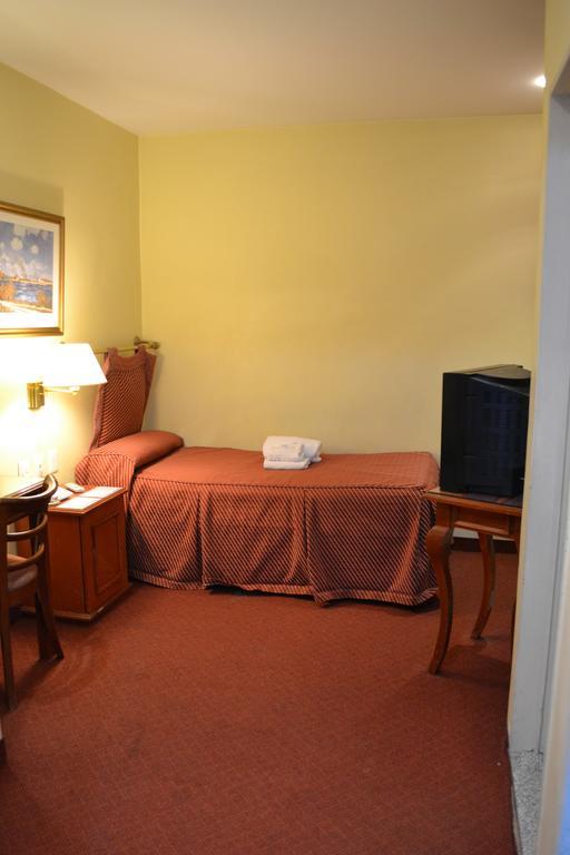 Hotel Prince Buenos Aires Extérieur photo